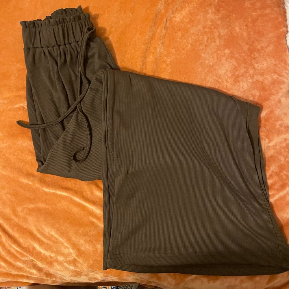 wide leg pants